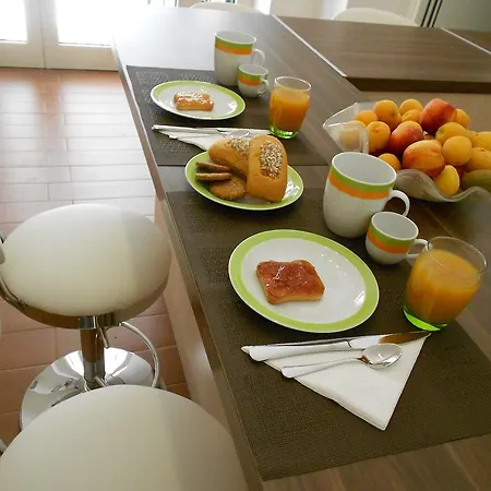 Frühstückspension Five 4*