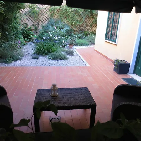 Frühstückspension Five