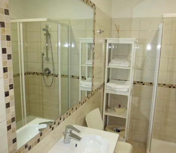 Bed & Breakfast Five