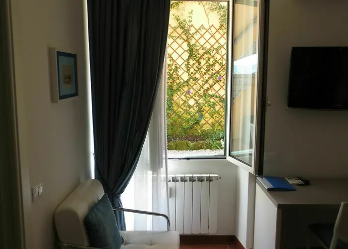 Five Bed and Breakfast 4*