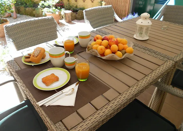 Bed & Breakfast Five