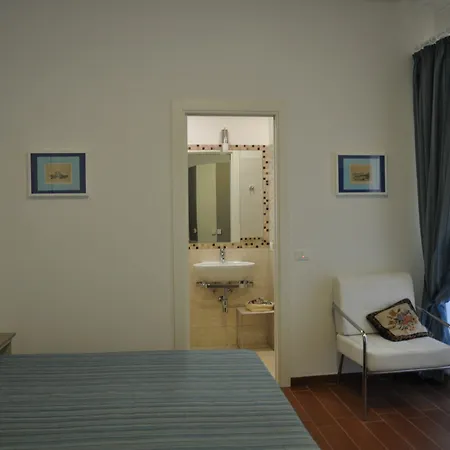 Bed & Breakfast Five 4*