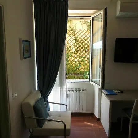 Five Bed & Breakfast 4*