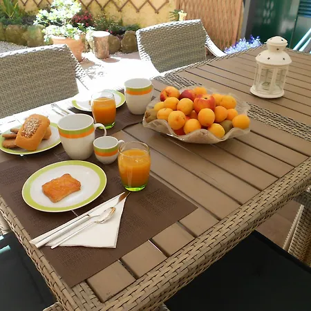 Bed & Breakfast Five