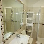 Bed & Breakfast Five