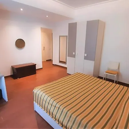 Five Bed & Breakfast