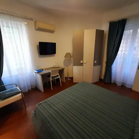 Bed & Breakfast Five Roma