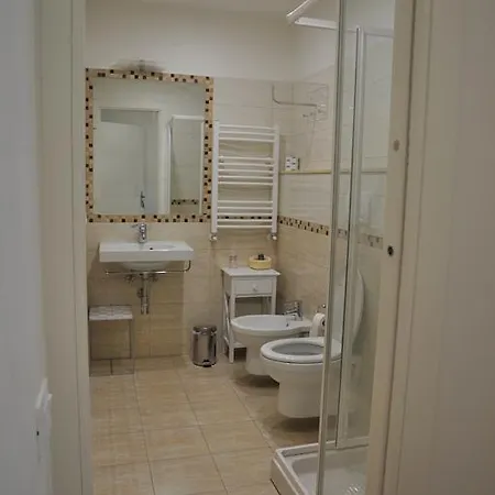 Bed & Breakfast Five 2*